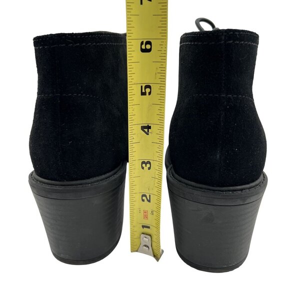 Clarks Womens 8.5 Black Suede Boot Lace Up Heeled Ankle Booties Office Old Money - Picture 12 of 14